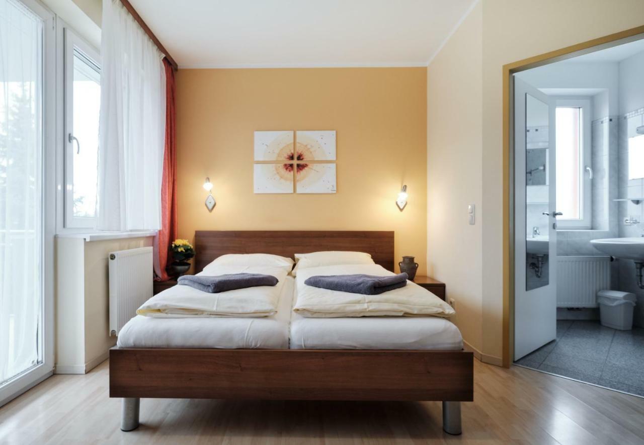 Pension Zum Romer Эннс Экстерьер фото
